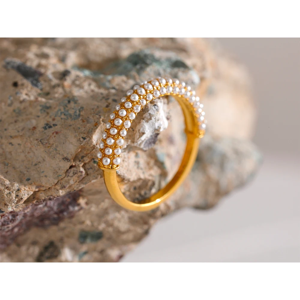 Bague perle moderne ornée fantaisie