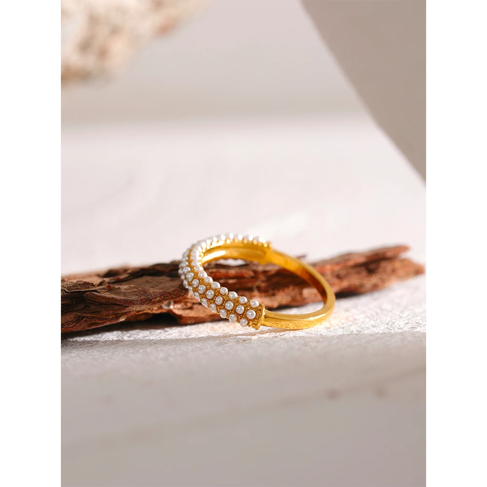 Bague perle moderne ornée fantaisie