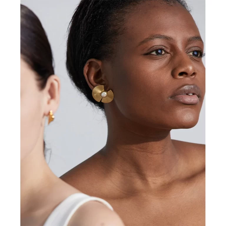 Boucles d'oreilles perle fleur or