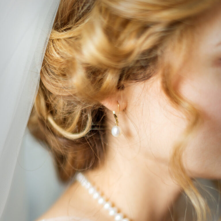 Les bijoux perles lors de mariage