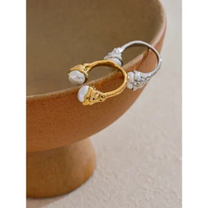 Bague ajustable argentée avec deux perles blanches