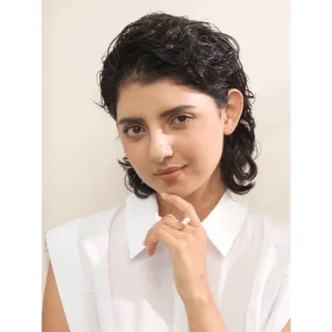 Bague ajustable dorée avec deux perles blanches