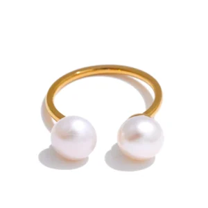 Bague dorée avec double perles blanches