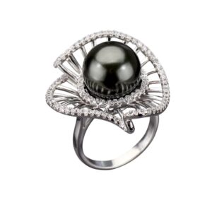 Bague fleur argentée avec perle noire