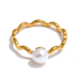 Bague irrégulière à vagues dorées avec perle blanche