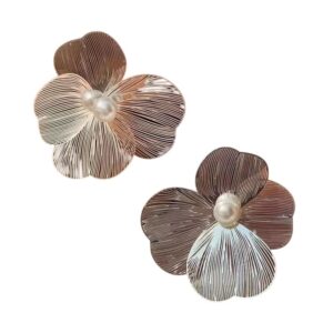 Boucles d'oreilles fleurs avec perle à l'intérieur