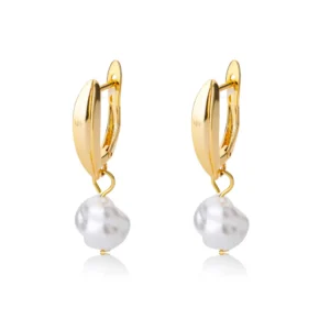 Boucles d'oreilles originales dorées avec cristaux et perles blanches