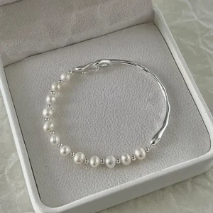 Bracelet perles blanches et argent avec fermoir