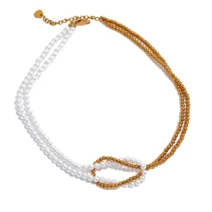 Double collier doré avec perles blanches