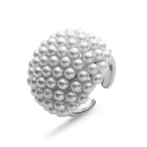 Grosse bague argentée avec perles blanches
