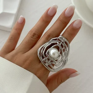 Grosse bague perle blanche vintage argentée